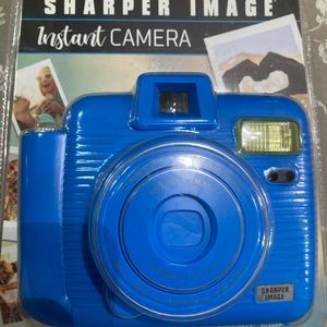 Instant camera